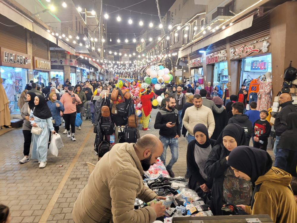 السوق_العريض_في_طرابلس_يزدحم_بالمتسوقين.jpg