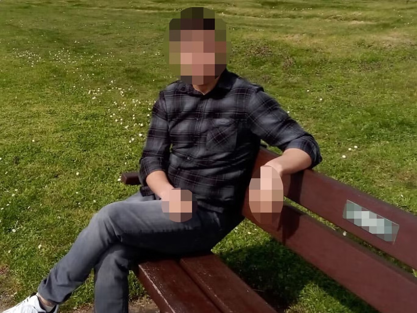 طيار أفغاني مهدد بالترحيل إلى رواندا يحث ريشي سوناك على السماح له بالبقاء في المملكة المتحدة (من المصدر)