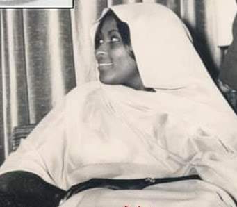 thumbnail_آسيا عبد الماجد في شبابها.jpg