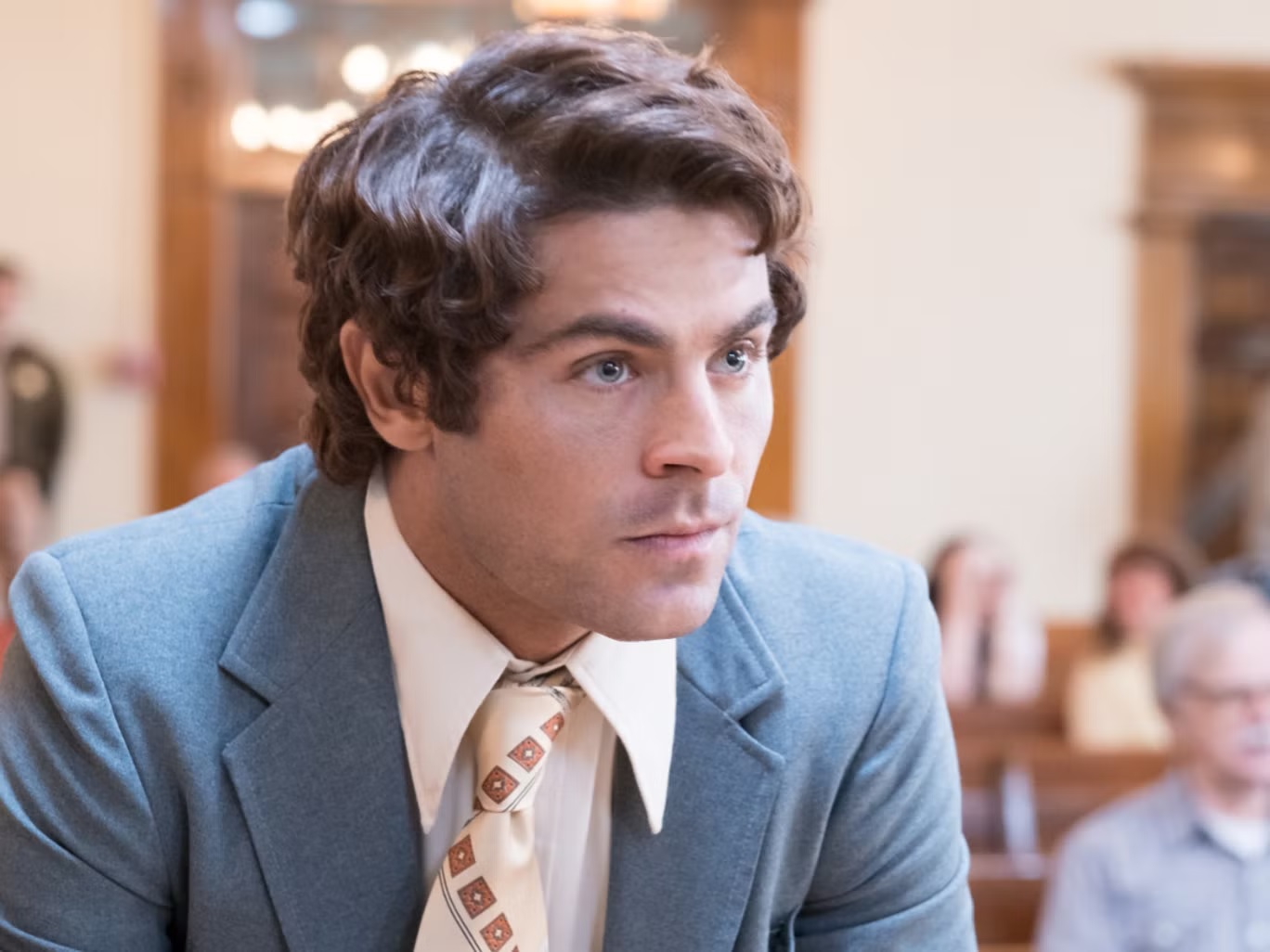 هذا الرجل الساحر: زاك إيفرون في دور تيد بندي في فيلم "بارع للغاية، شرير وفظيع بشكل مريع" (ويكد نيفادا)