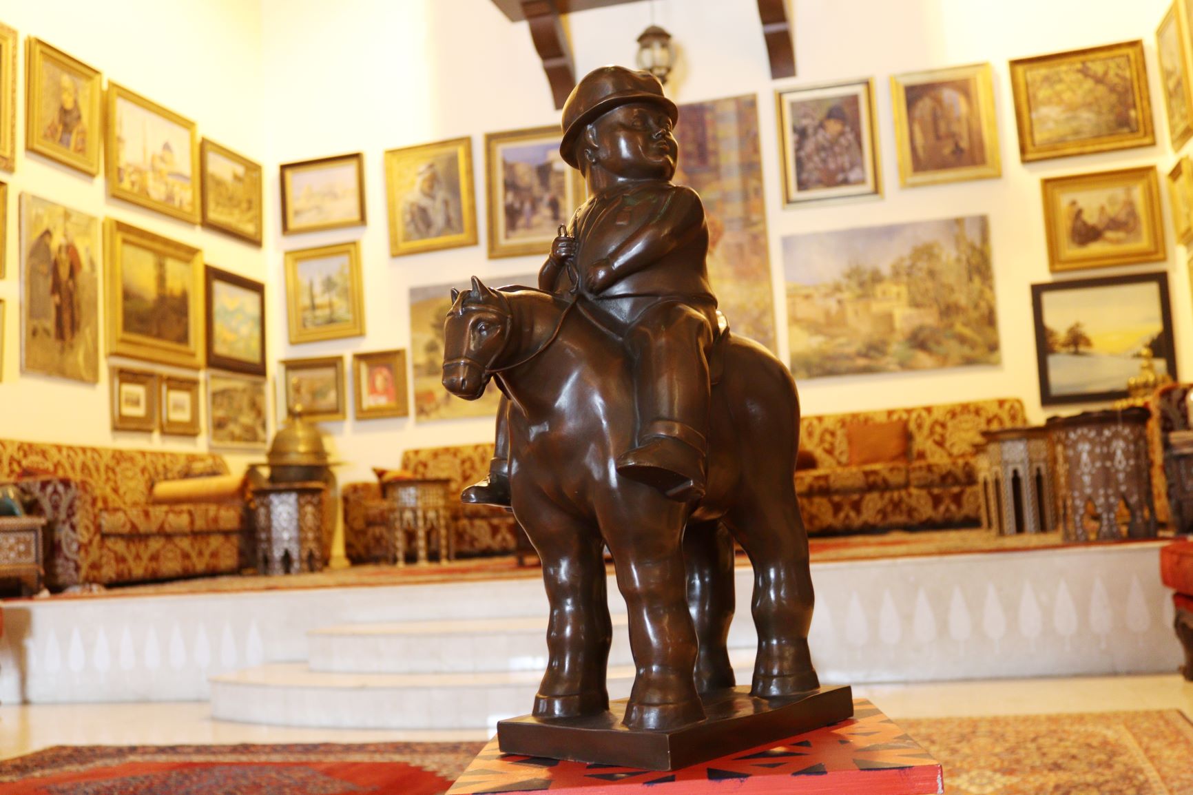 منحوتة الفارس للكولمبي فرناندو بيتيرو.JPG