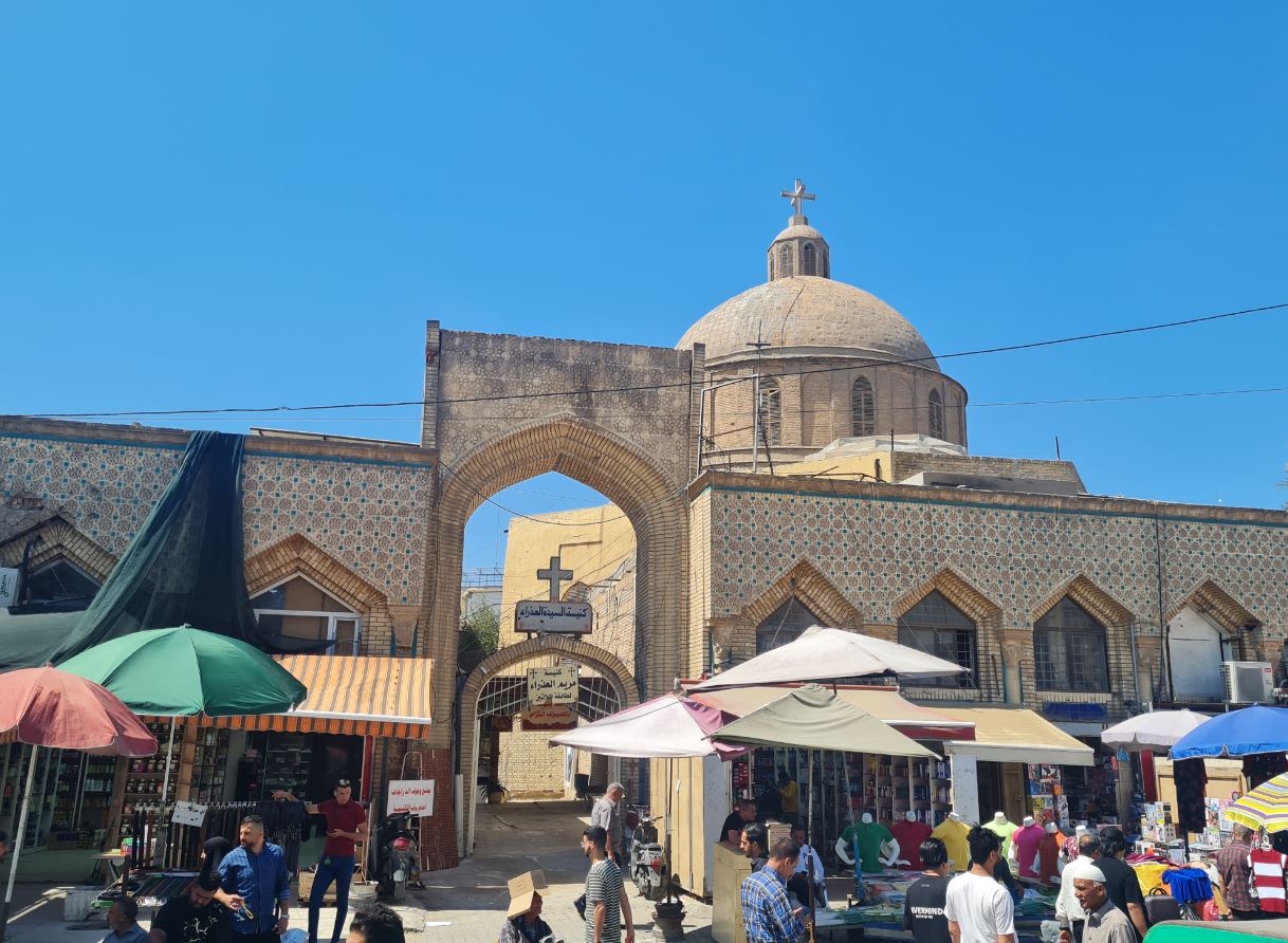 مساجد وكنائس بغداد تستجدي مآذنها وأجراسها الأولى
