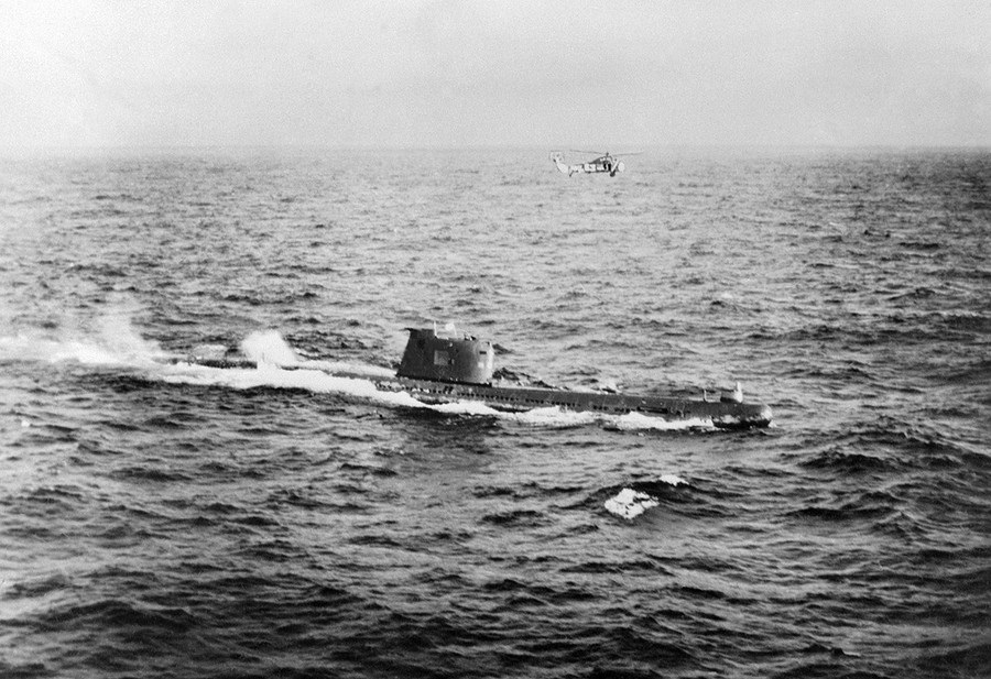 A Soviet submarine near the Cuban coast controlling the operations of withdrawal of the Russian Missiles from Cuba_getty.jpg