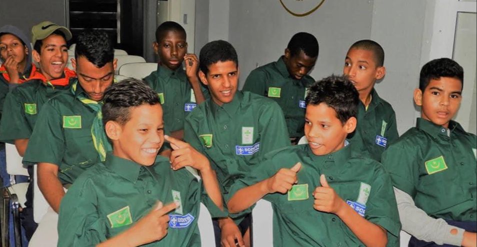 تلاميذ من ذوي الإعاقة السمعية في فصل دراسي بمدرسة للصم في نواكشوط (اندبندنت عربية)