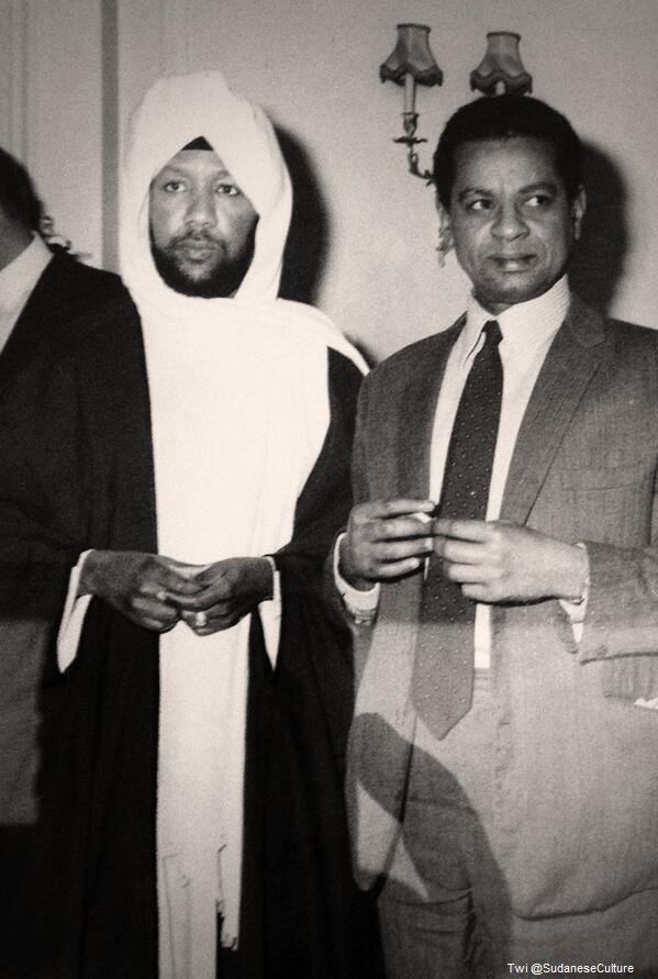 thumbnail_صورة تجمع بين الصلحي والطيب صالح - ثقافة سودانية - تويتر (1).jpg