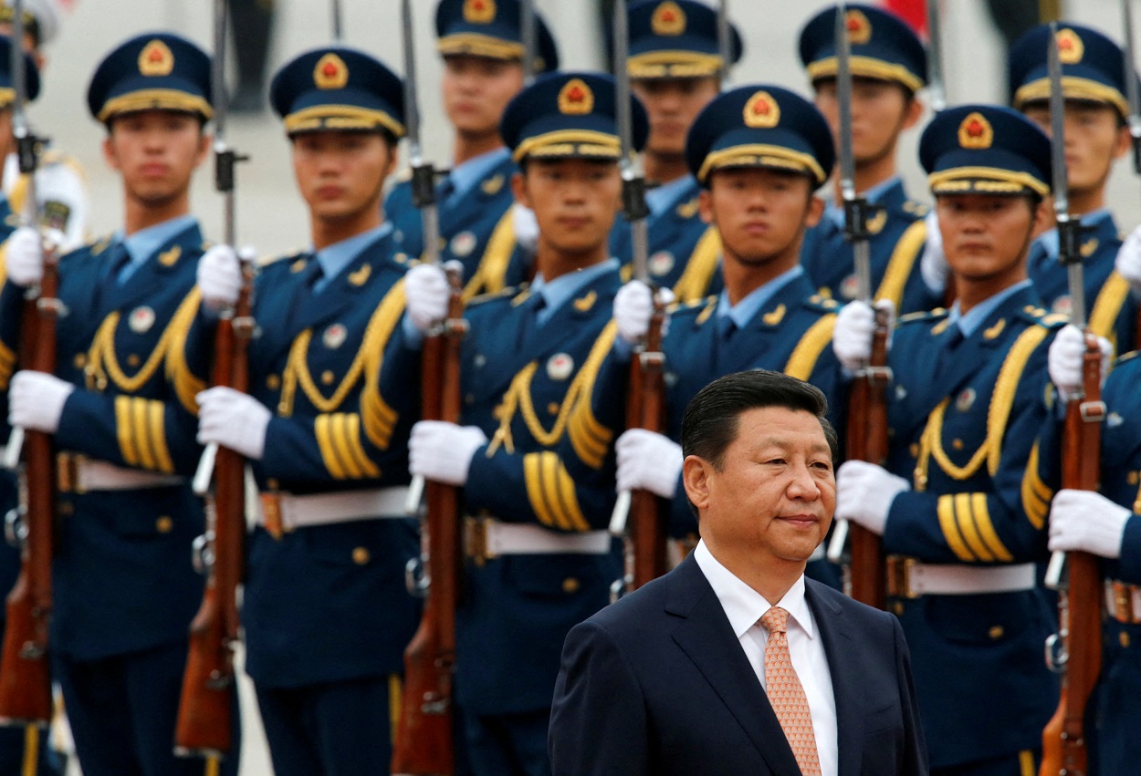 Chinese President Xi Jinping inspects an honour guard with Venezuelan President Nicolas Maduro_رتر--3SIFNYL6XBMH3GNNQ7FANGEWPU.jpg