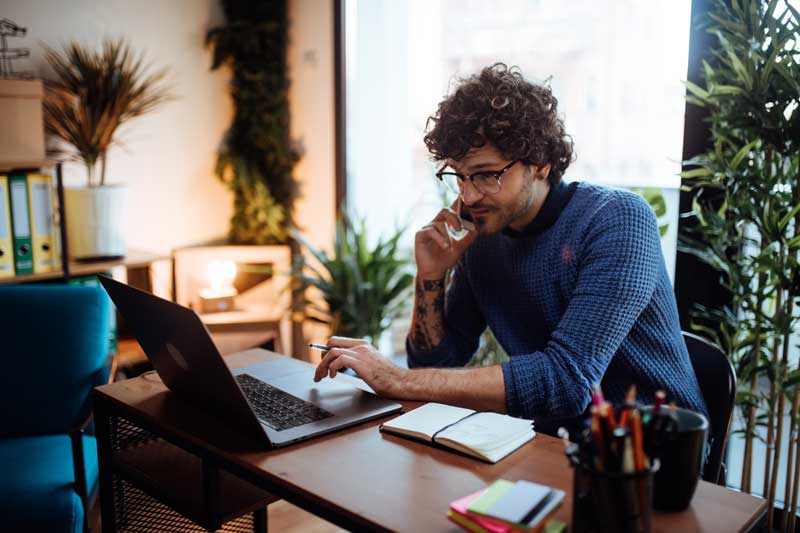 تجربة العمل من المنزل رسخت الكثير من التقاليد في العمل المعاصر 