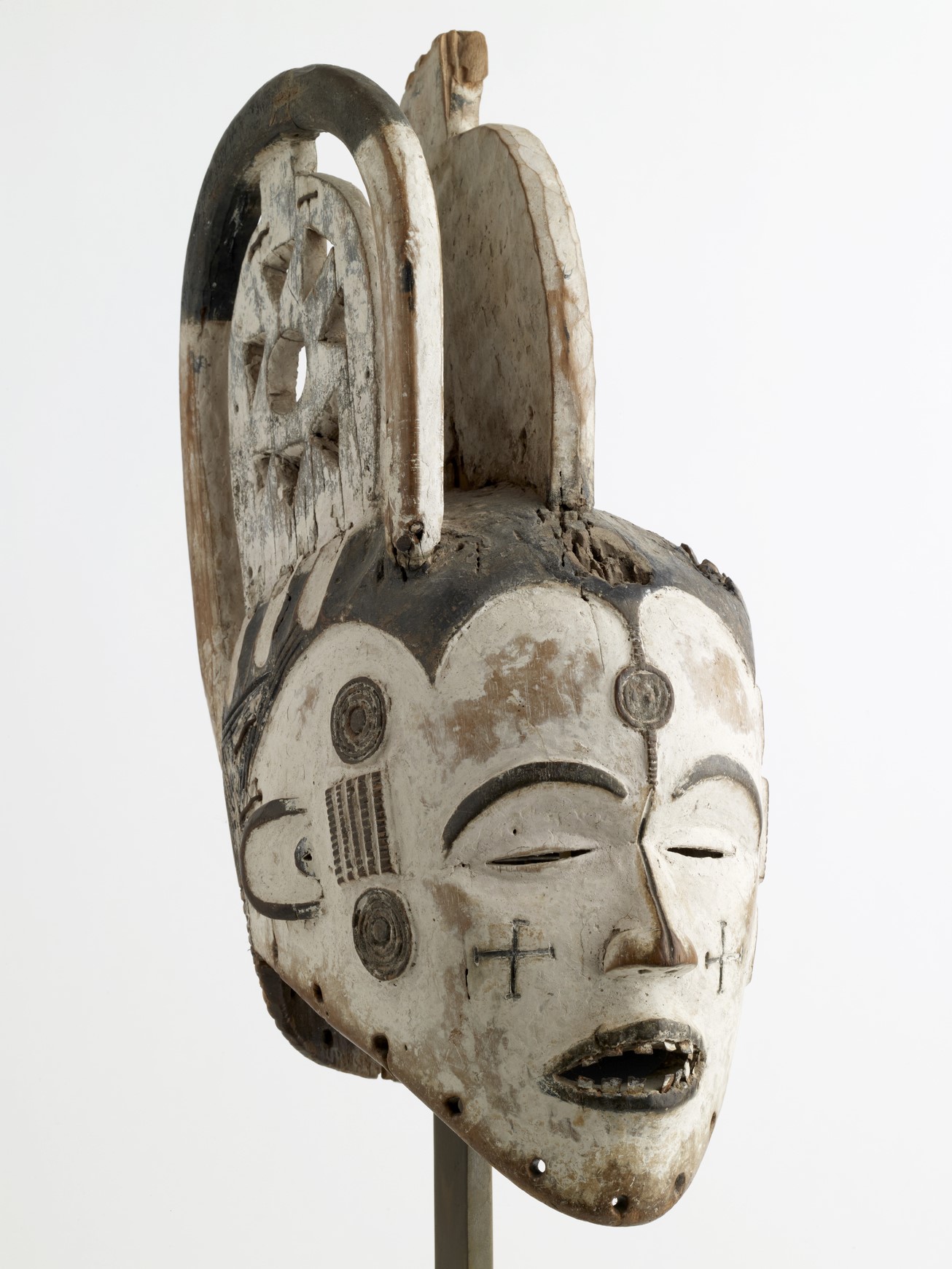 thumbnail_Masque dune jeune femme, Nigeria.jpg