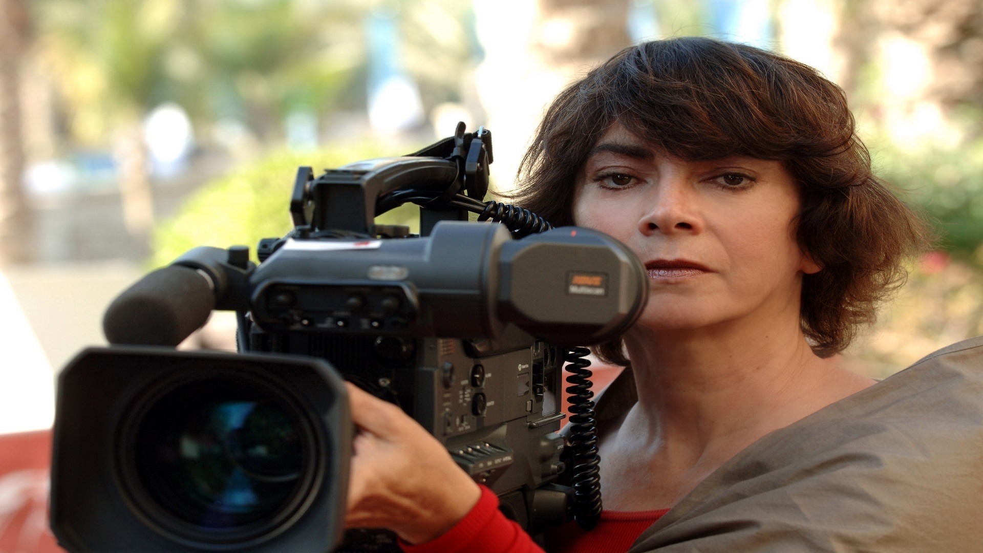 جوسلين صعب خلف كاميرتها (مواقع التواصل)