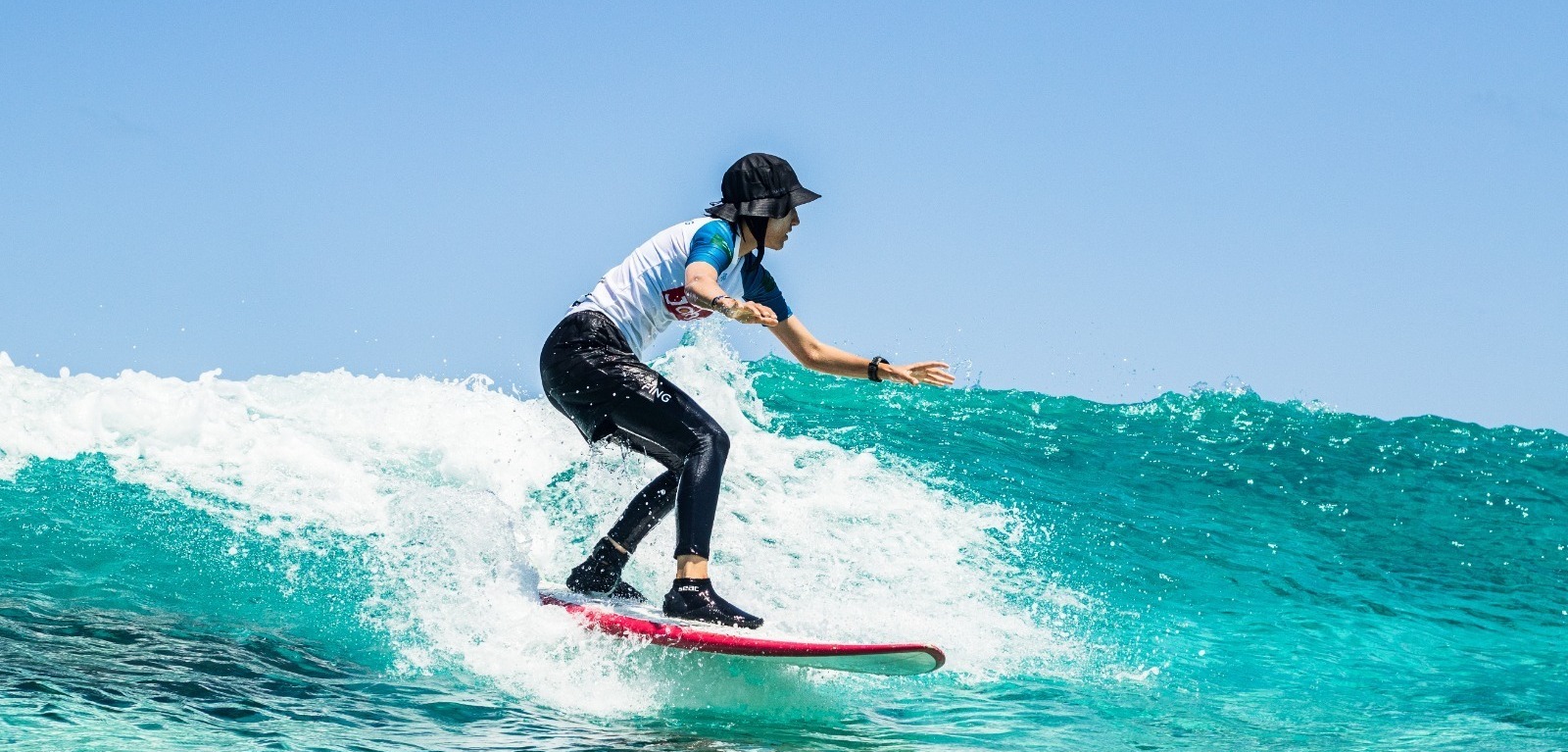 لبلى في البحر.jpg