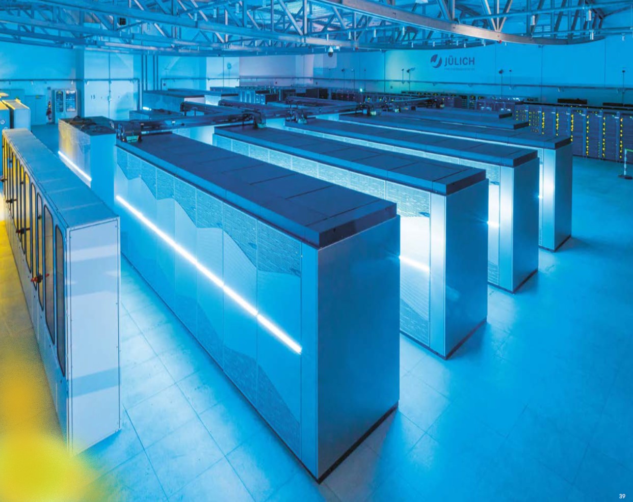 تجمع لعدد من الكمبيوترات الخارقة في معهد فورشنغزونتروم يوليش للبحوث الألماني