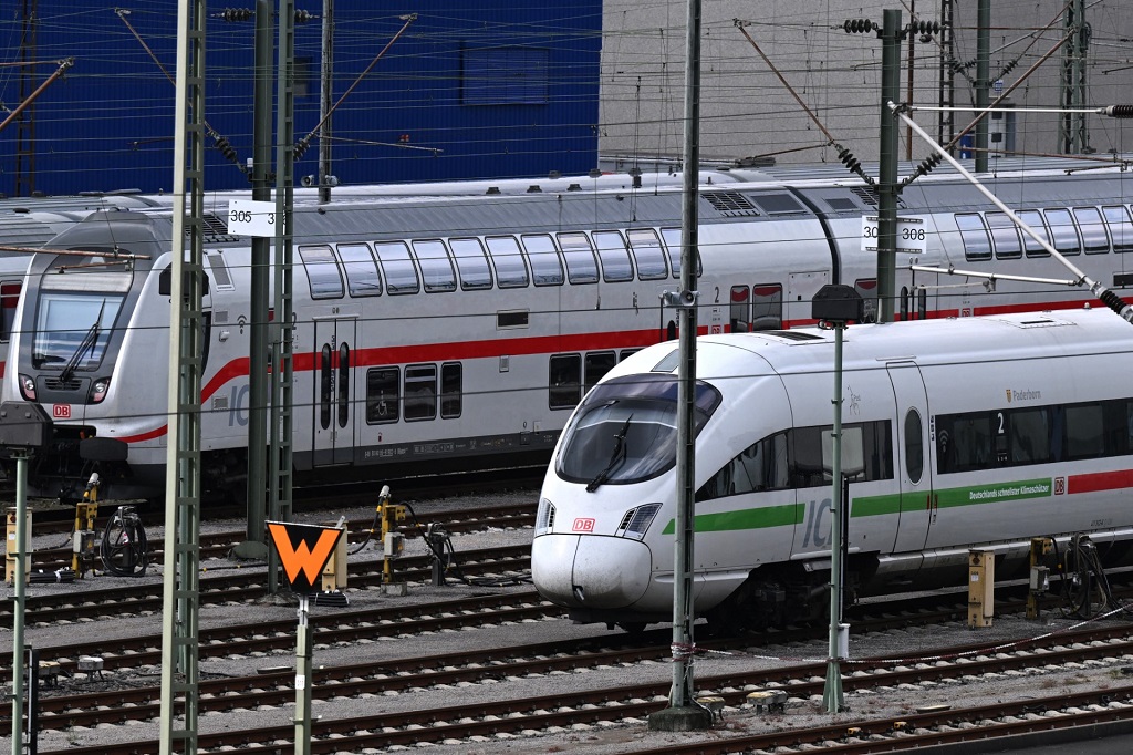 33QU4MD-preview.jpg