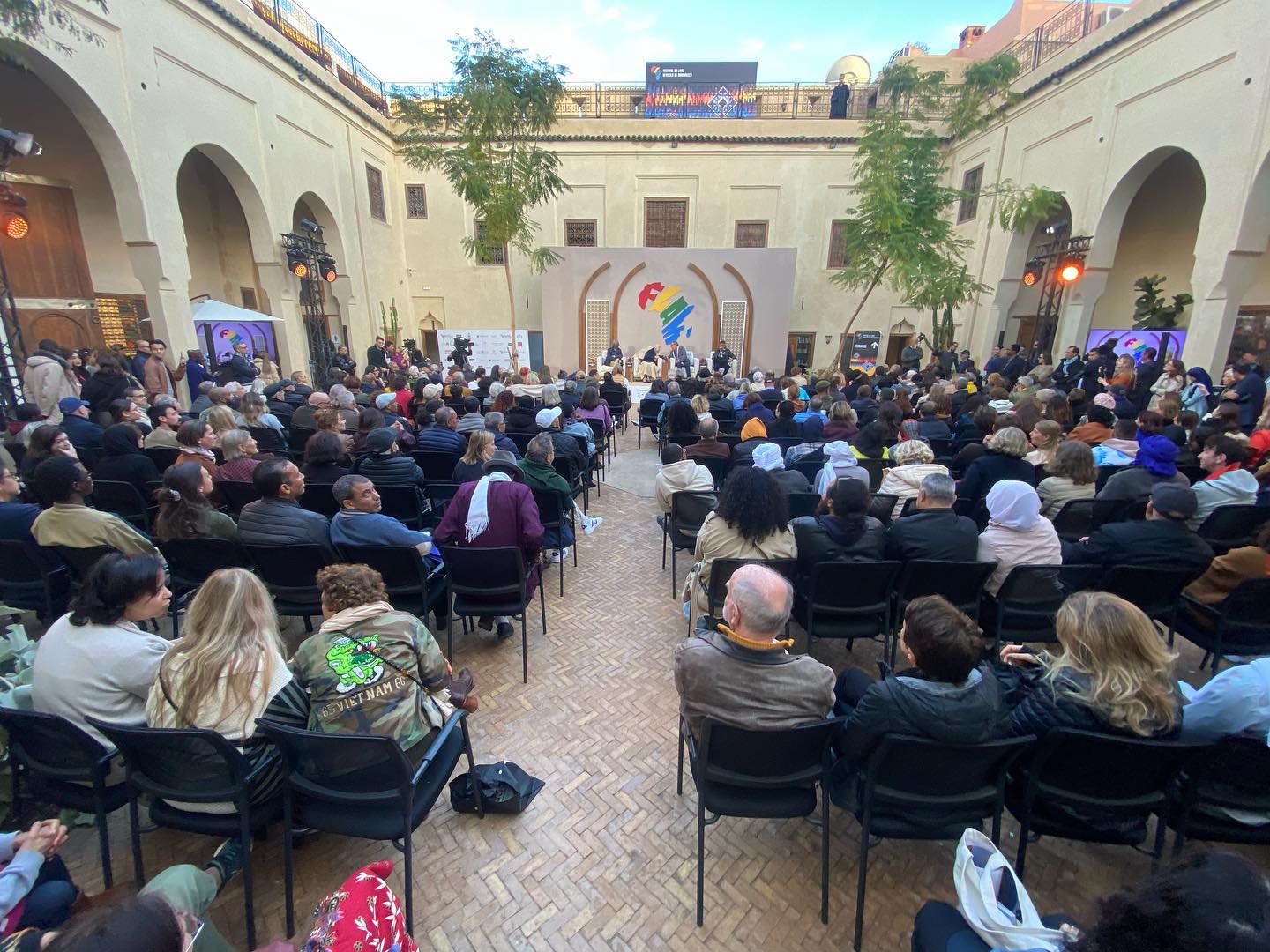 جمهور المهرجان خدمة المهرجان.jpg