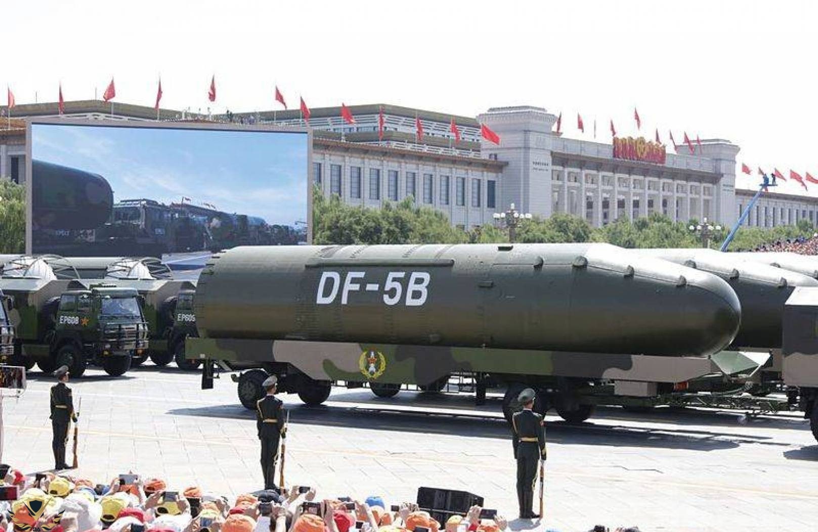 الصاروخ الباليستي العابر للقارات DF-5 (أ ب).jpg