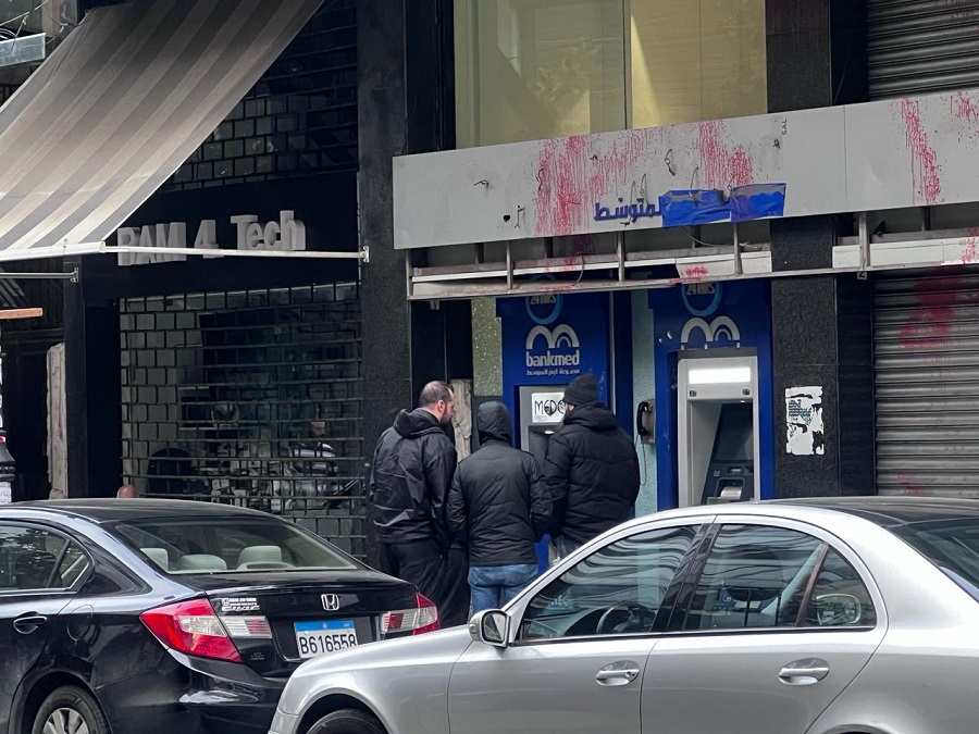 المودعون في لبنان ورحلة الوقوع بالفخ