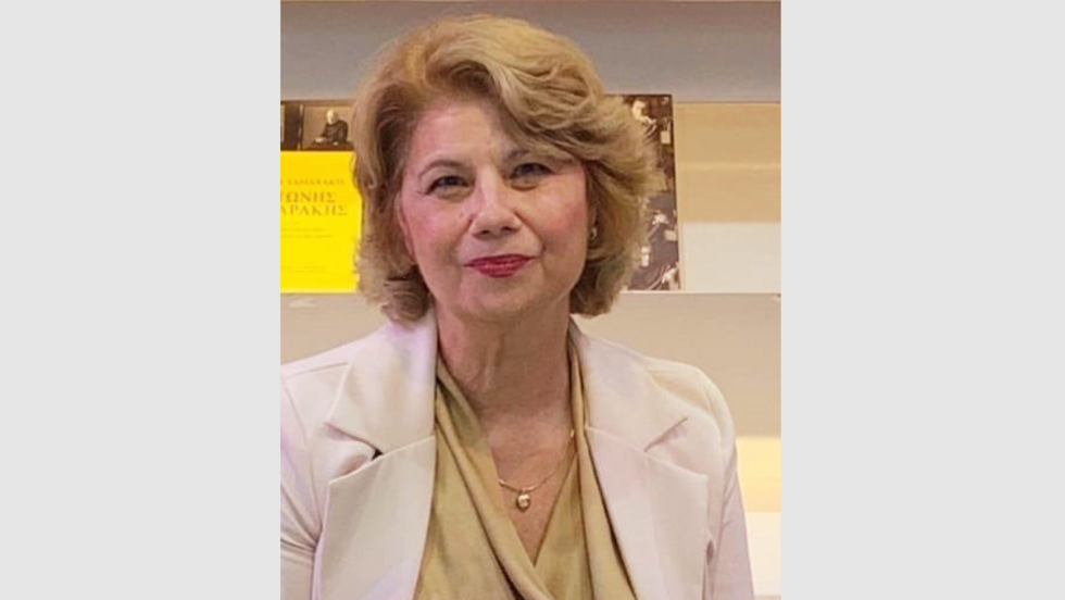 الكاتبة اليونانية بيرسا كوموتسي.png