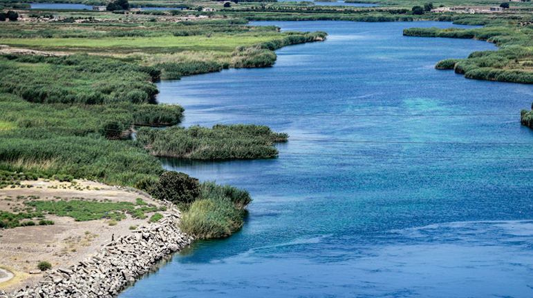 أ ف ب نهر الفرات.png