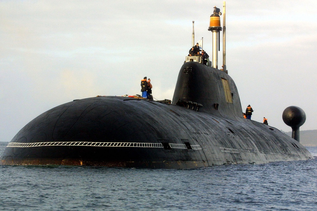Russian_nuclear_submarine.jpg