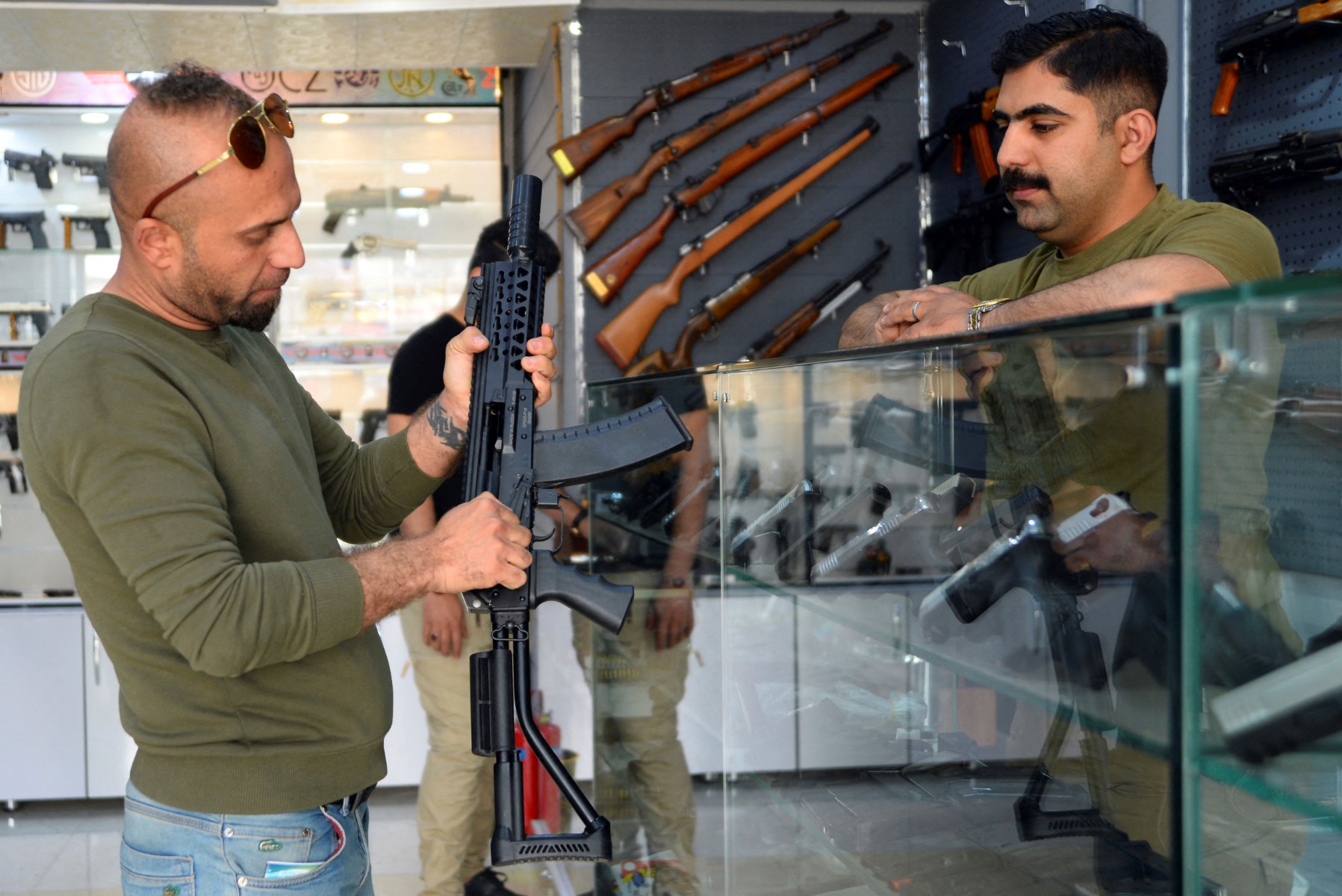 AFP__20190415__1FN84M__v6__Preview__IraqNajafWeapons.jpg