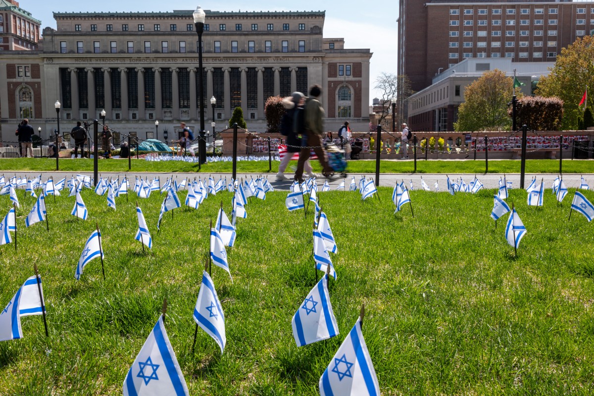 AFP__20240426__2150355345__v1__Preview__ProPalestinianProtestsContinueAtColumbiaUniv.jpg
