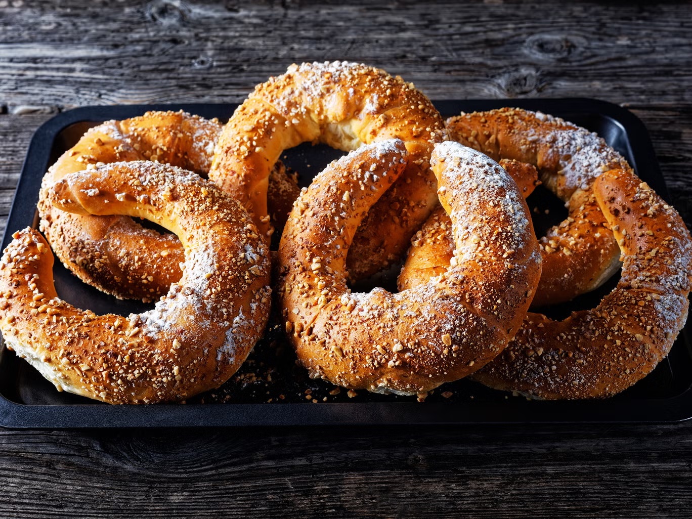 كيبفيرل، وهو خبز على شكل هلال، موجود في النمسا منذ قرون (غيتي / اي-ستوك)