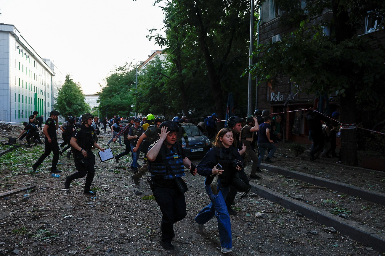 2024-05-25T171817Z_345121169_RC2TX7A9YVQ7_RTRMADP_3_UKRAINE-CRISIS-ATTACK-KHARKIV.JPG