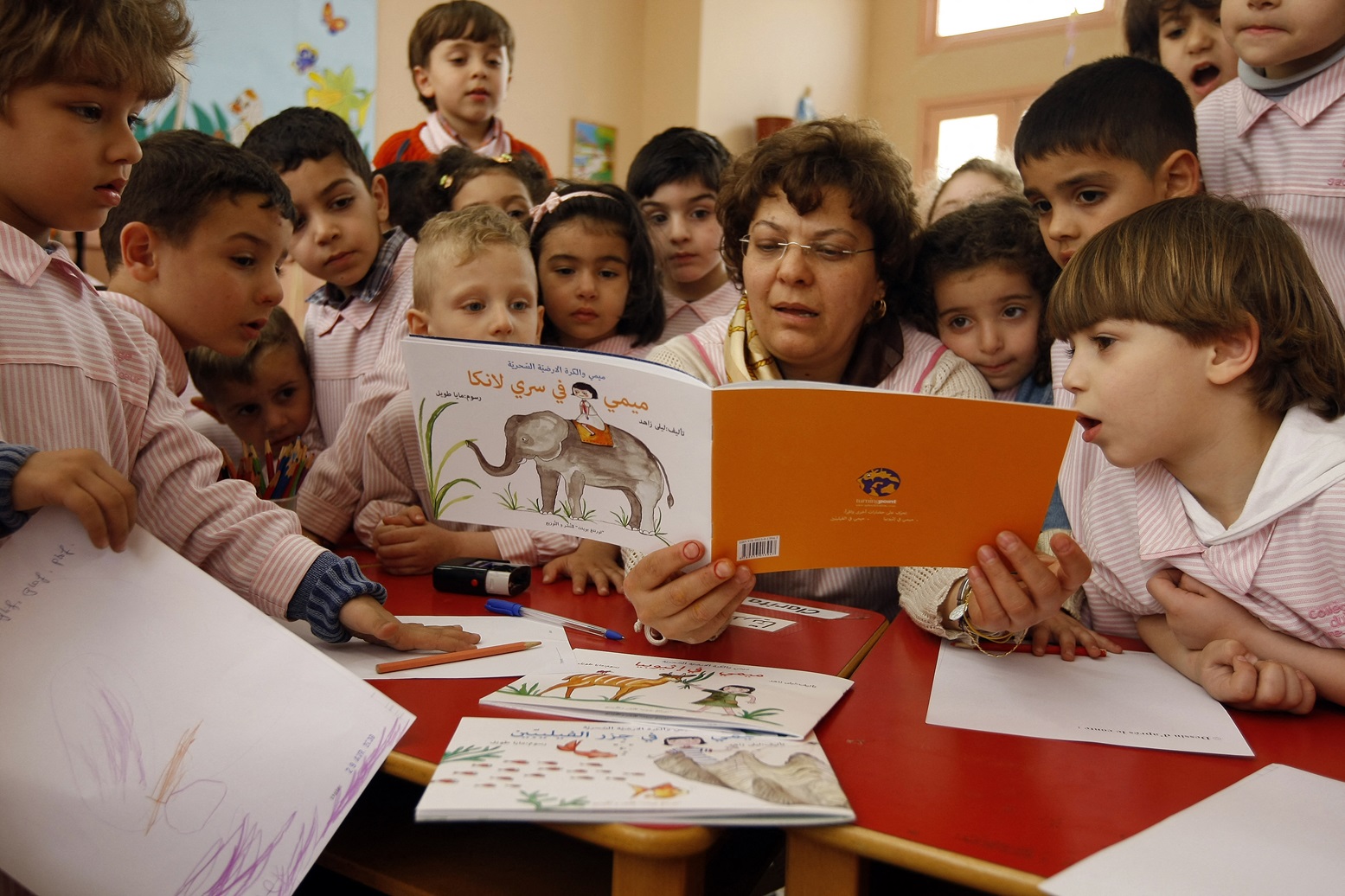 أعداد الخريجين الجدد في مجال التربية والتعليم تراجعت في السنوات الأخيرة (ا ف ب)