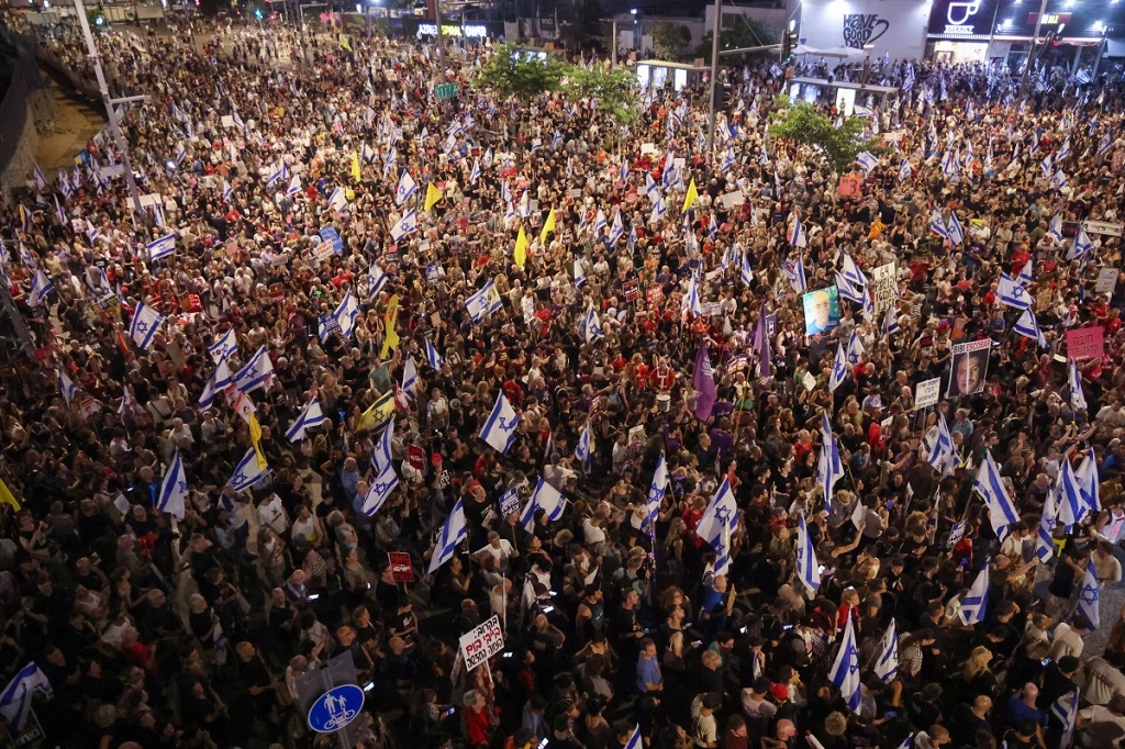 تظاهرة لأقارب وأنصار الإسرائيليين المحتجزين كرهائن في غزة (أ ف ب).jpg