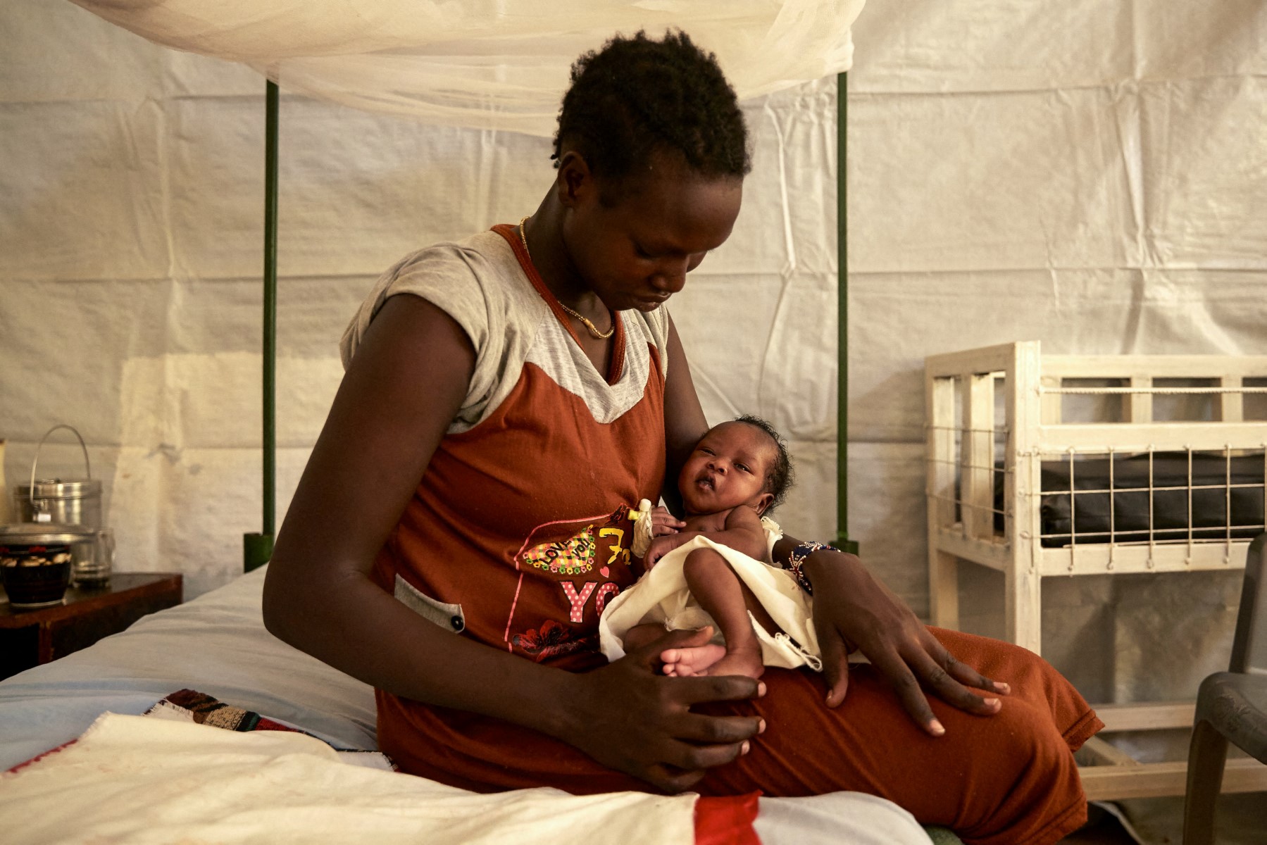 أطفال الحرب في السودان... الموت والولادة معا