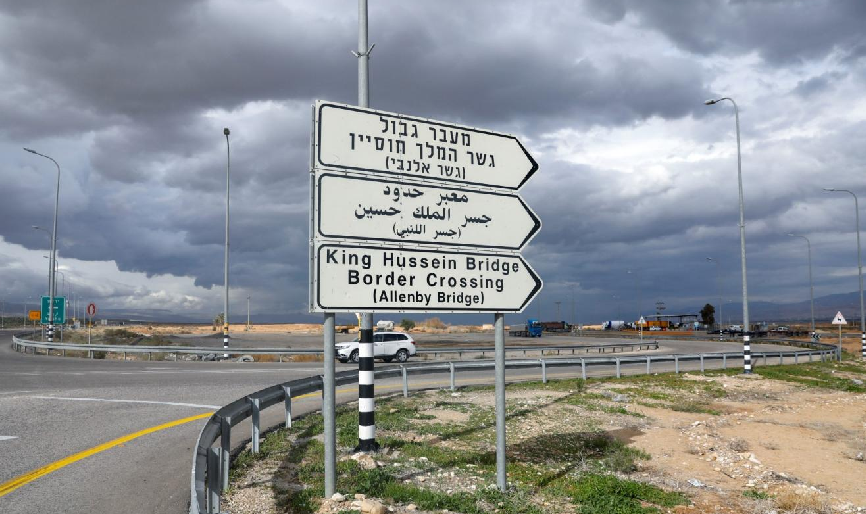 عملية برية إسرائيلية في سوريا وهدنة غزة تراوح مكانها