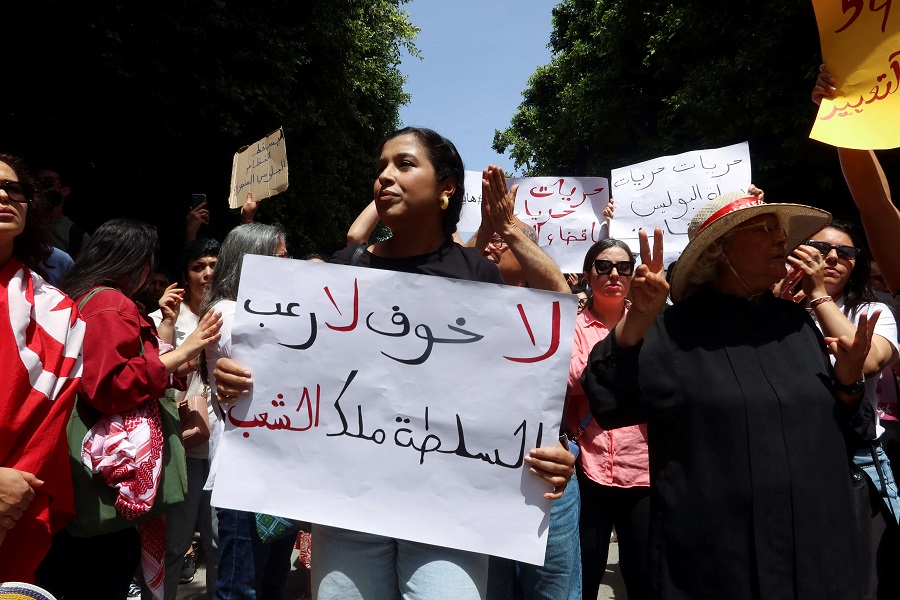 مخاوف في تونس من تجريم حق التظاهر