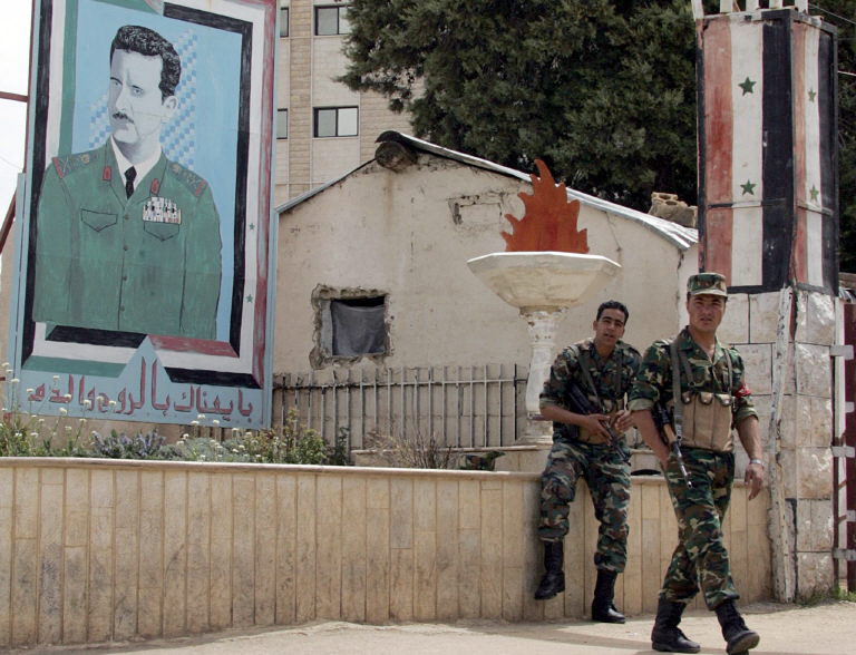 AFP__20050330__NIC2005033022040__v1__Preview__LebanonSyriaTroops.jpg
