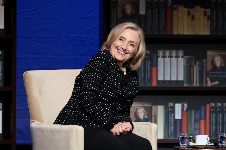 هيلاري تقرير.png