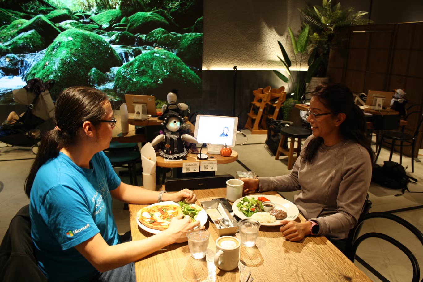 هيرون وناليلي مهندسا برمجيات يعيشان في الولايات المتحدة يقولان إن الفكرة قابلة للنجاح في دول أخرى أيضاً (آدم ويذنول/اندبندنت)