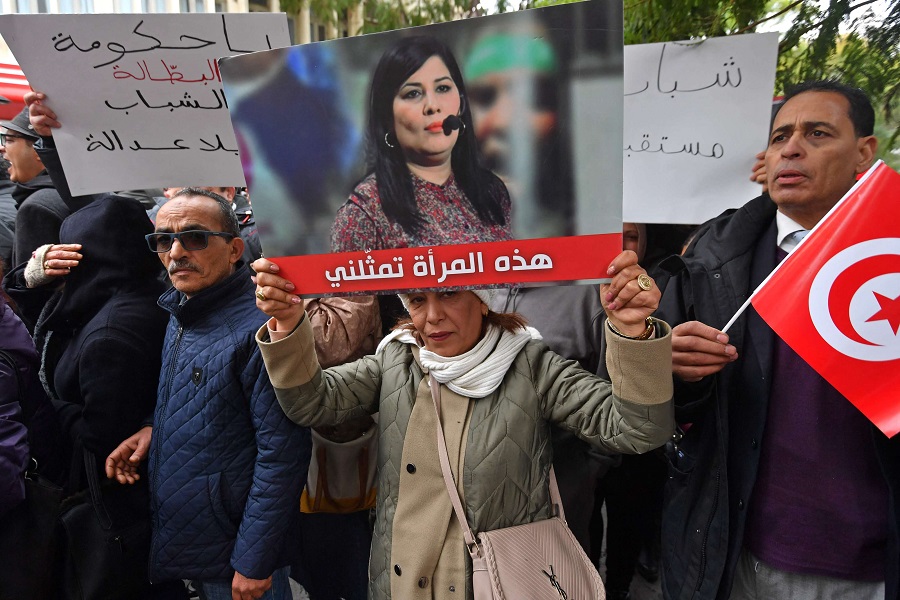 السجناء السياسيون في تونس يدخلون معركة الأمعاء الخاوية 