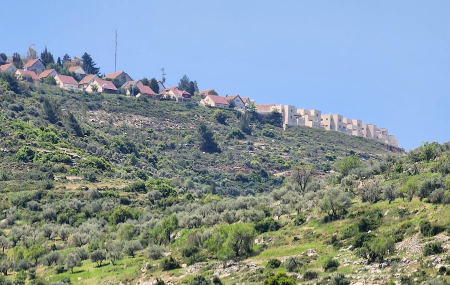 اعمال بناء في مستوطنات بالضفة الغربية اندبندنت عربية (6).jpg