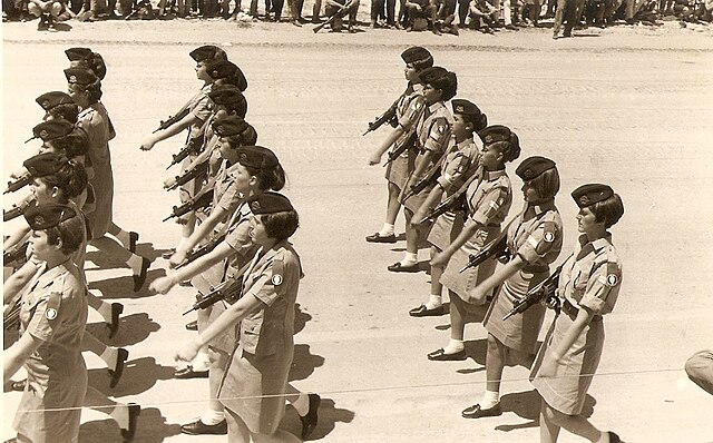 PikiWiki_Israel_12768_IDF_parade_in_Jerusalem_in_1968.jpg