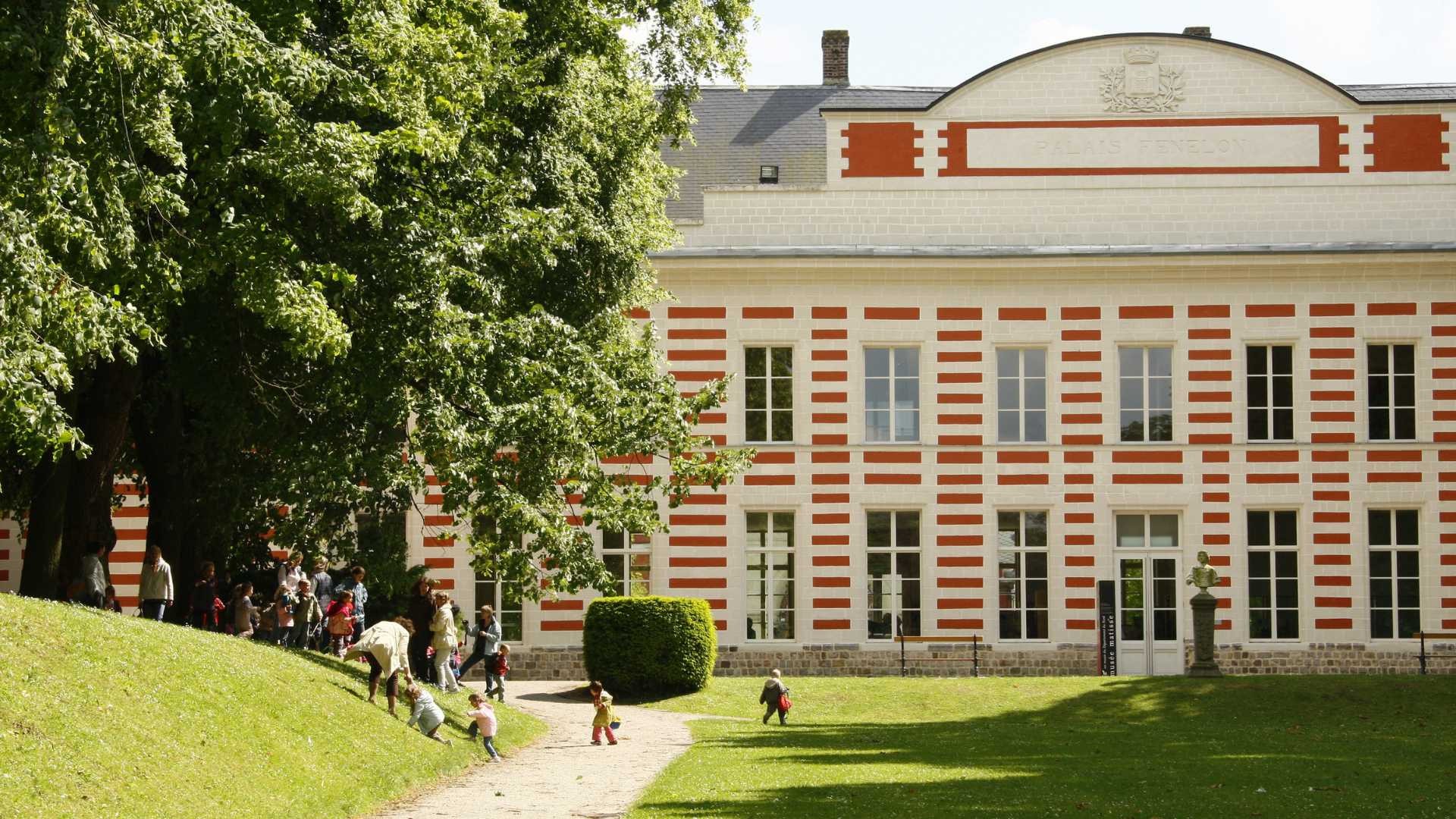 thumbnail_واجهة متحف ماتيس في كاتو كومبريزي بعد التوسعة والتجديد.jpg