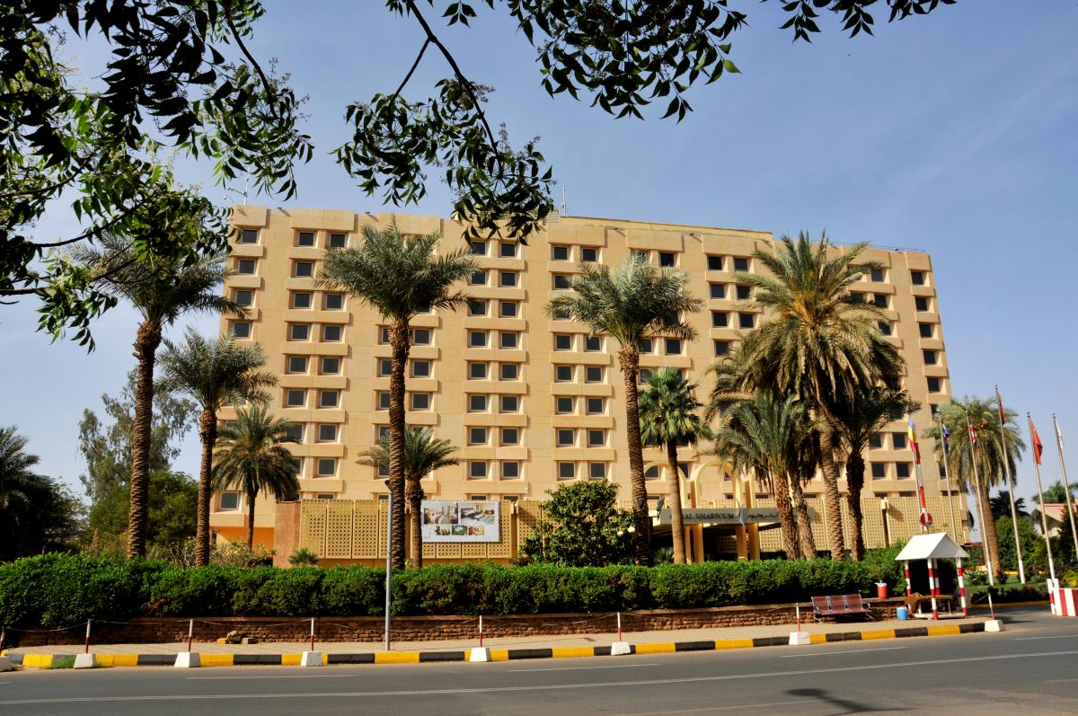 قبل الحرب (حسن حامد)