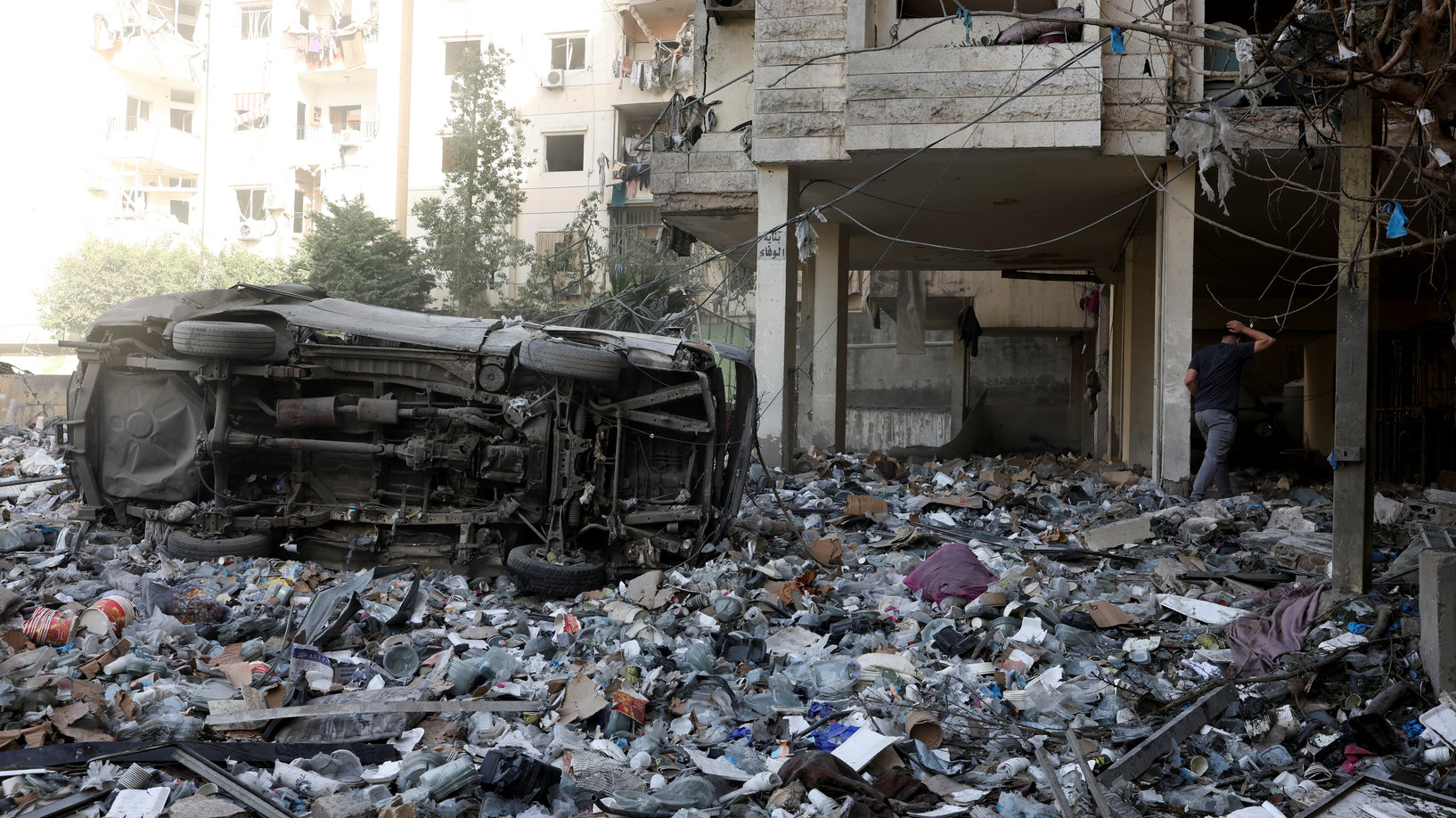 قال الجيش الإسرائيلي إنه هاجم منشأة لتخزين الطائرات المسيرة تابعة لـ "حزب الله" في الضاحية (رويترز)​​​​​​​