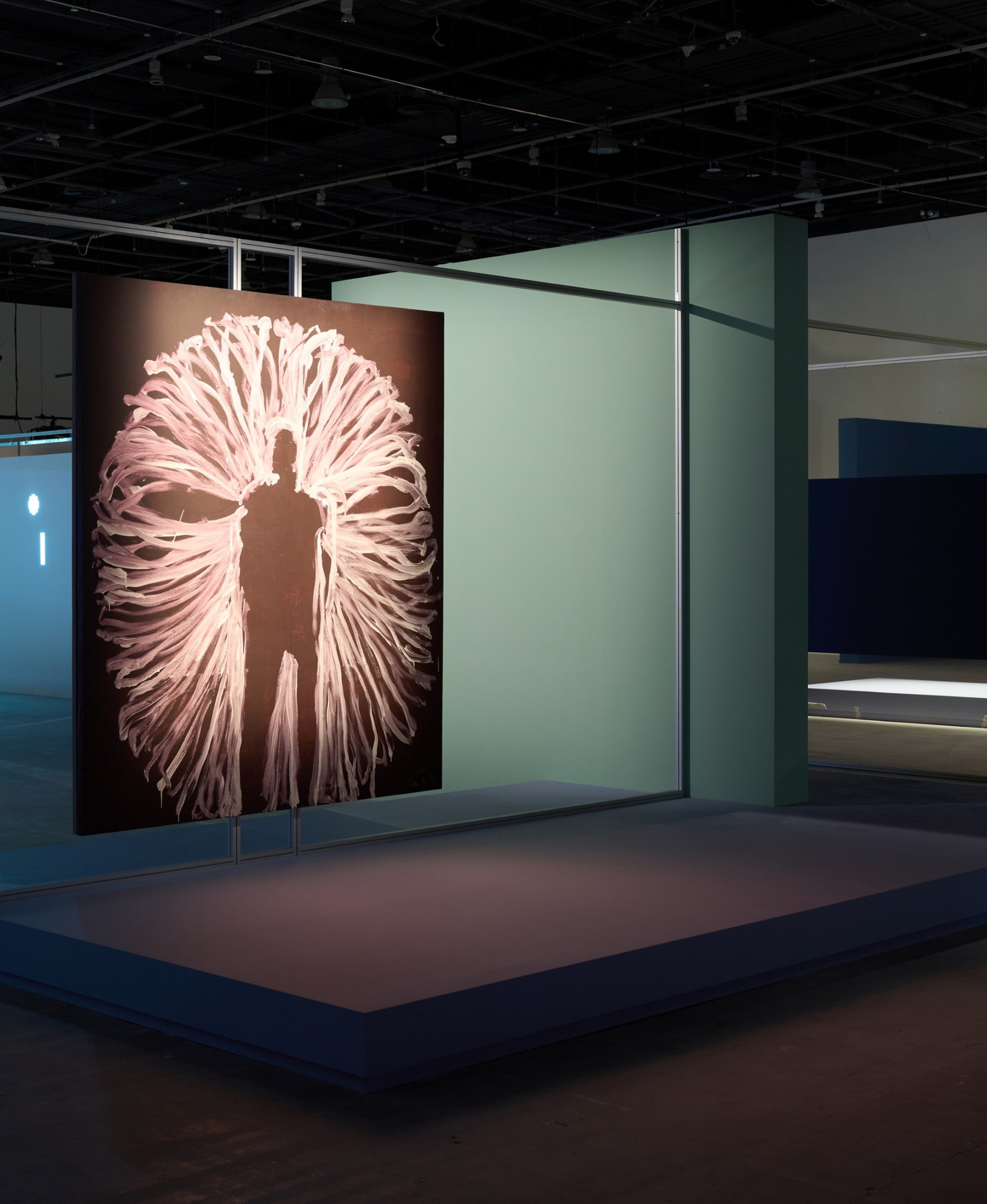 thumbnail_الجسد كوسيط فني في معرض الوسائط المتعددة كلنا دوائر مفتوحة.jpg