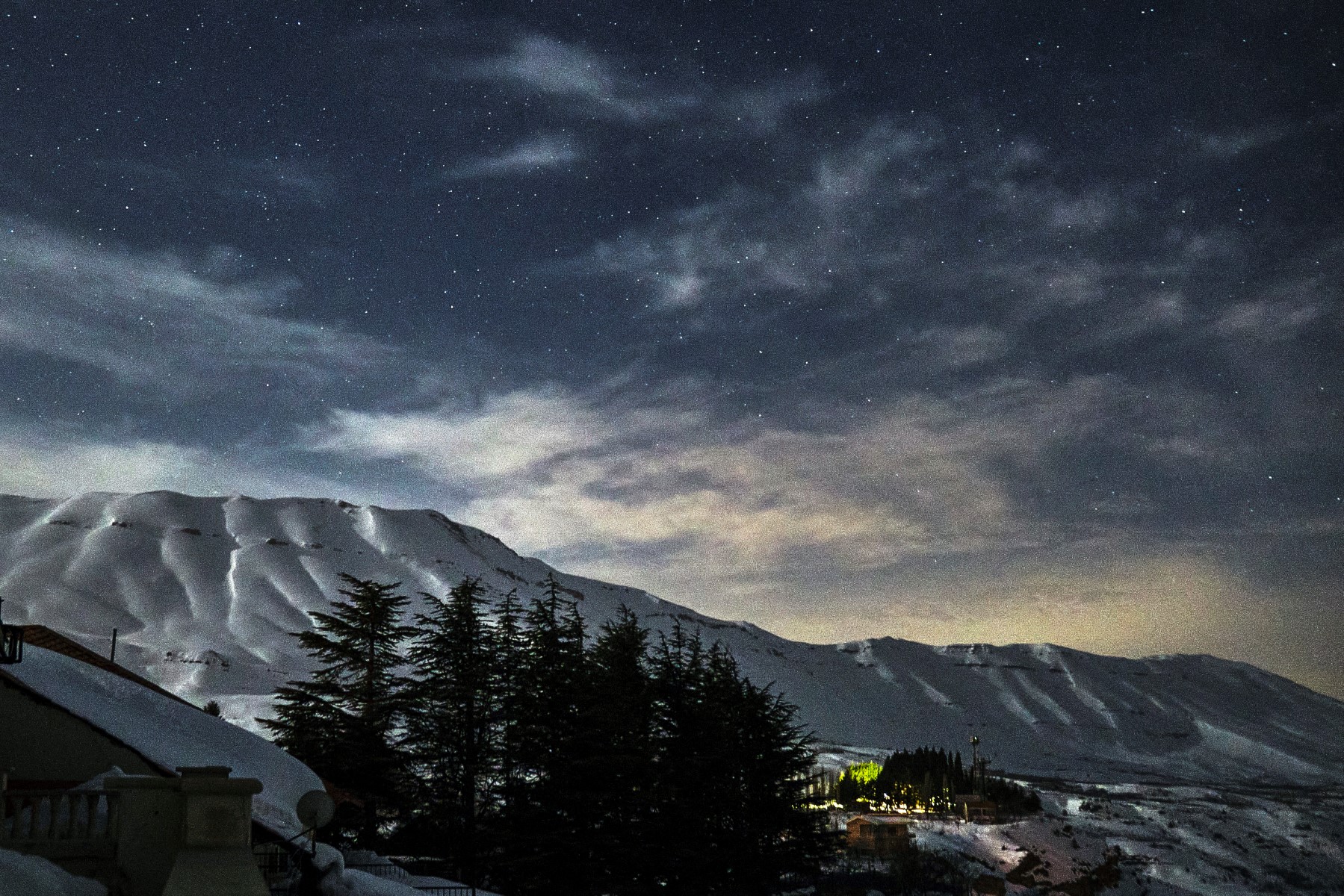 سويسرا الشرق... لبنان يستنهض ماضيه لينقذ الحاضر