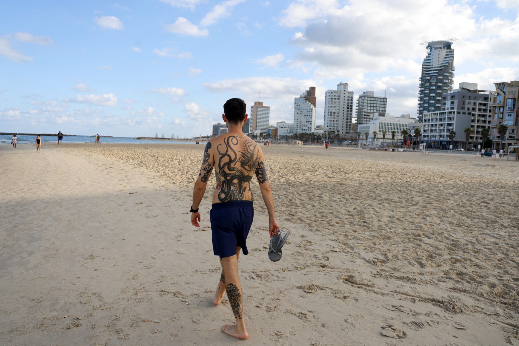 سويسرا الشرق... لبنان يستنهض ماضيه لينقذ الحاضر