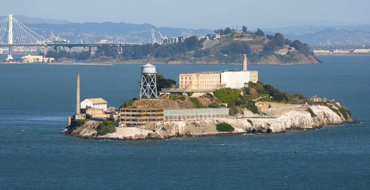 2025-05-06T013955Z_991019418_RC20CEAC3S1Z_RTRMADP_3_USA-TRUMP-ALCATRAZ.JPG