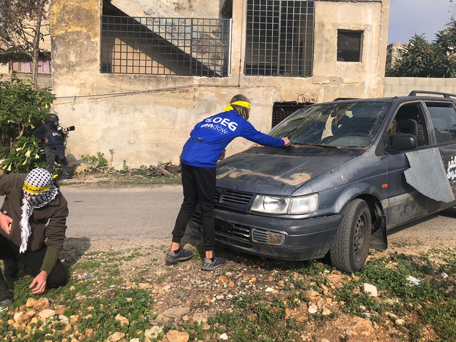 ملثمين اثناء مواجهات مع الجيش اندبندنت عربية (7).jpg