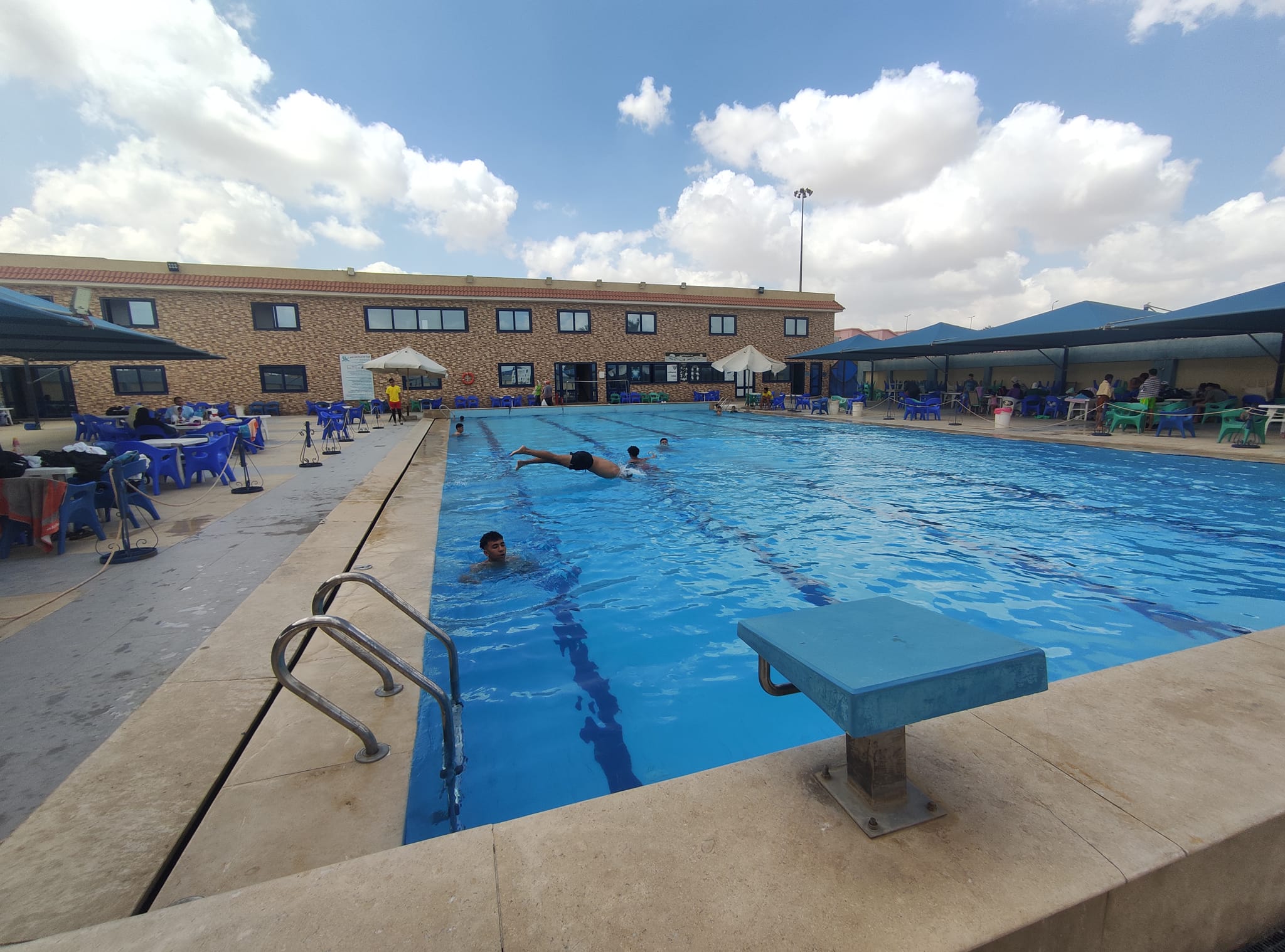 النوادي الاجتماعية في مصر... هدوء مخترع وهواء مدفوع الثمن