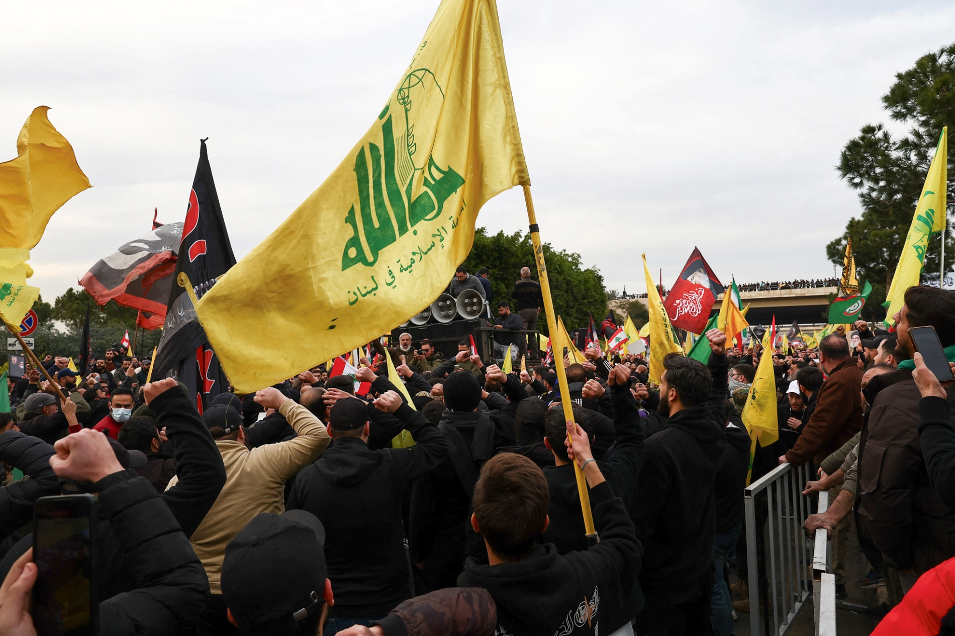 رفض "حزب الله" تسليم السلاح وأكد انه لن ينفذه (ا ف ب)