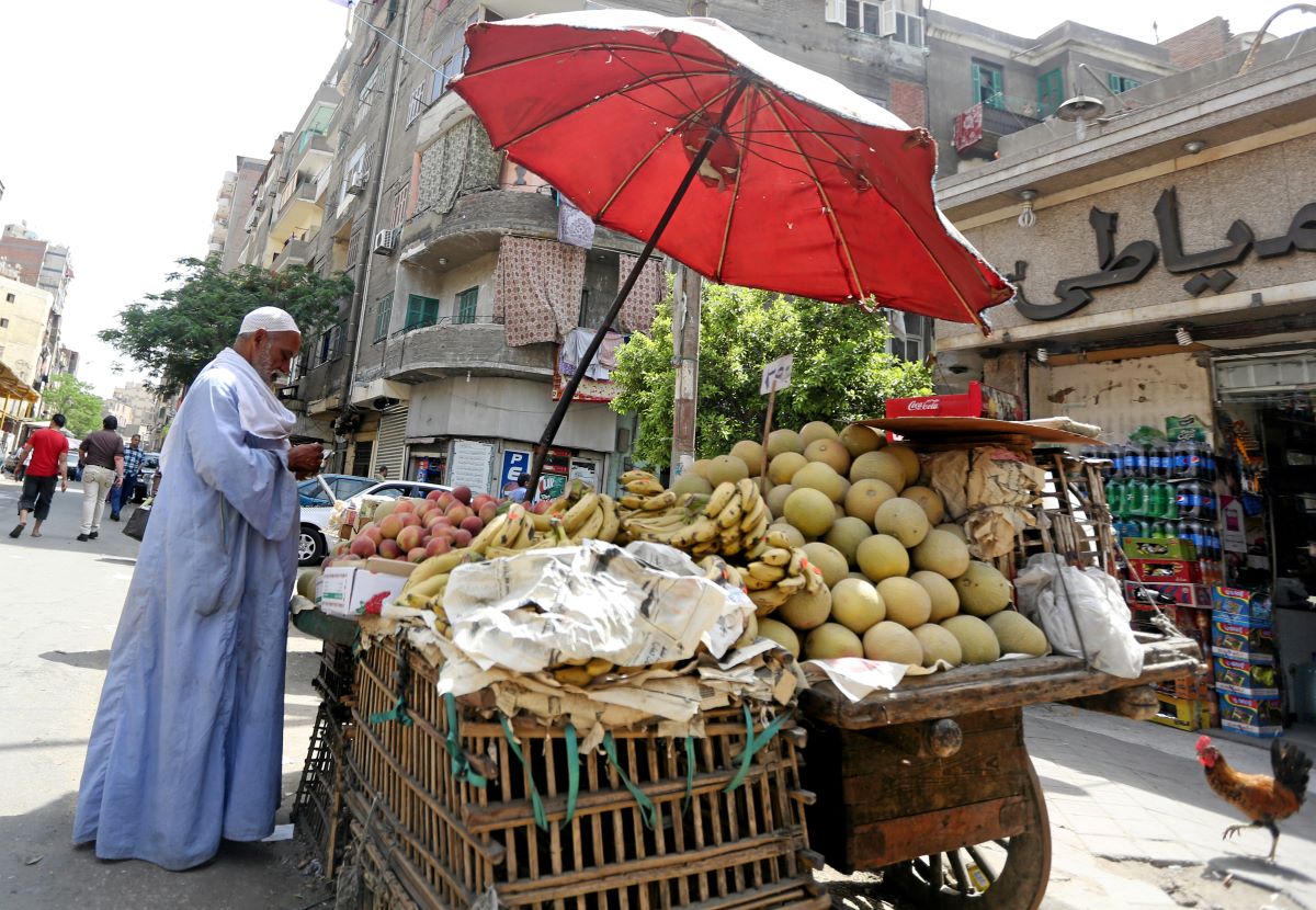 2016-05-10T120000Z_1011700728_D1AETDGDRGAA_RTRMADP_3_EGYPT-ECONOMY-INFLATION.JPG
