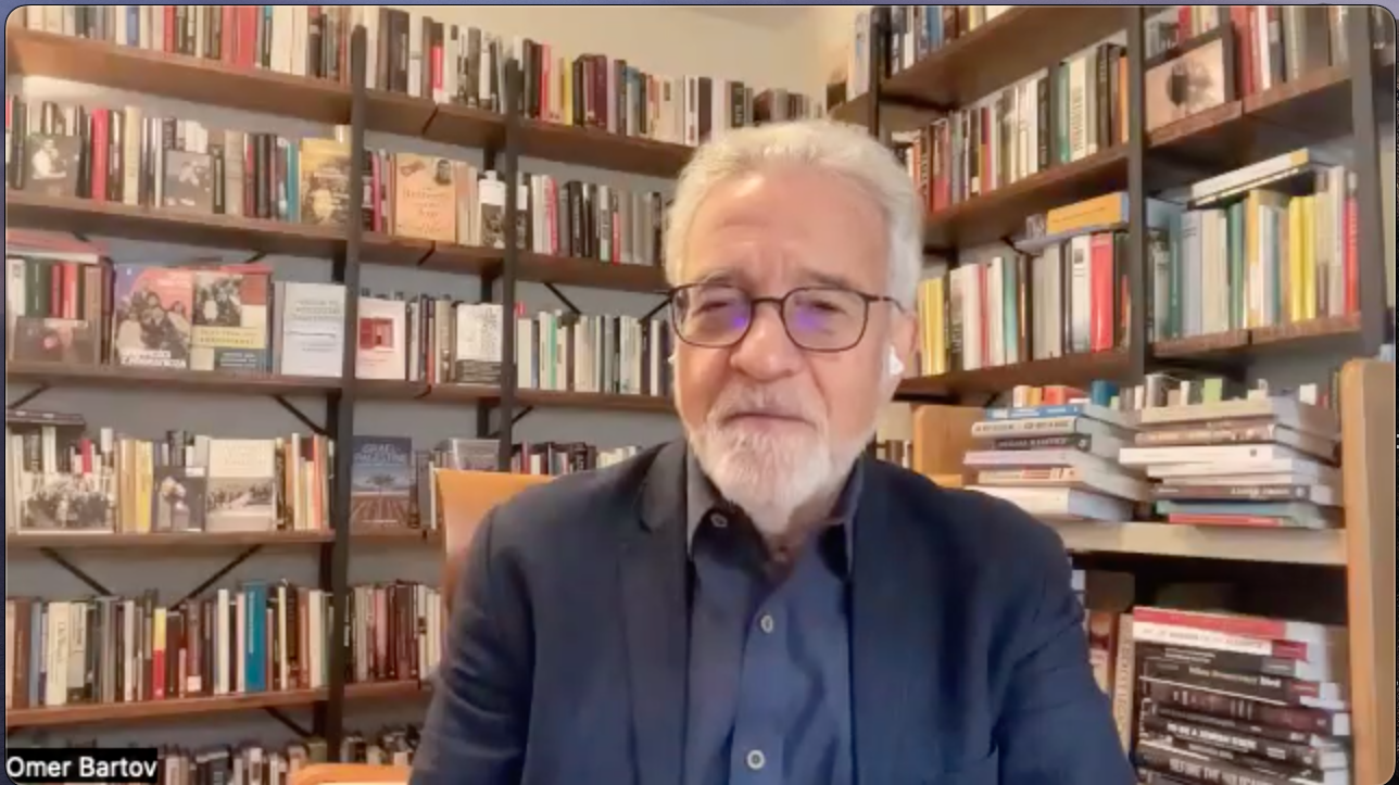 أومير بارتوف خلال حديثه لـ"اندبندنت عربية".png