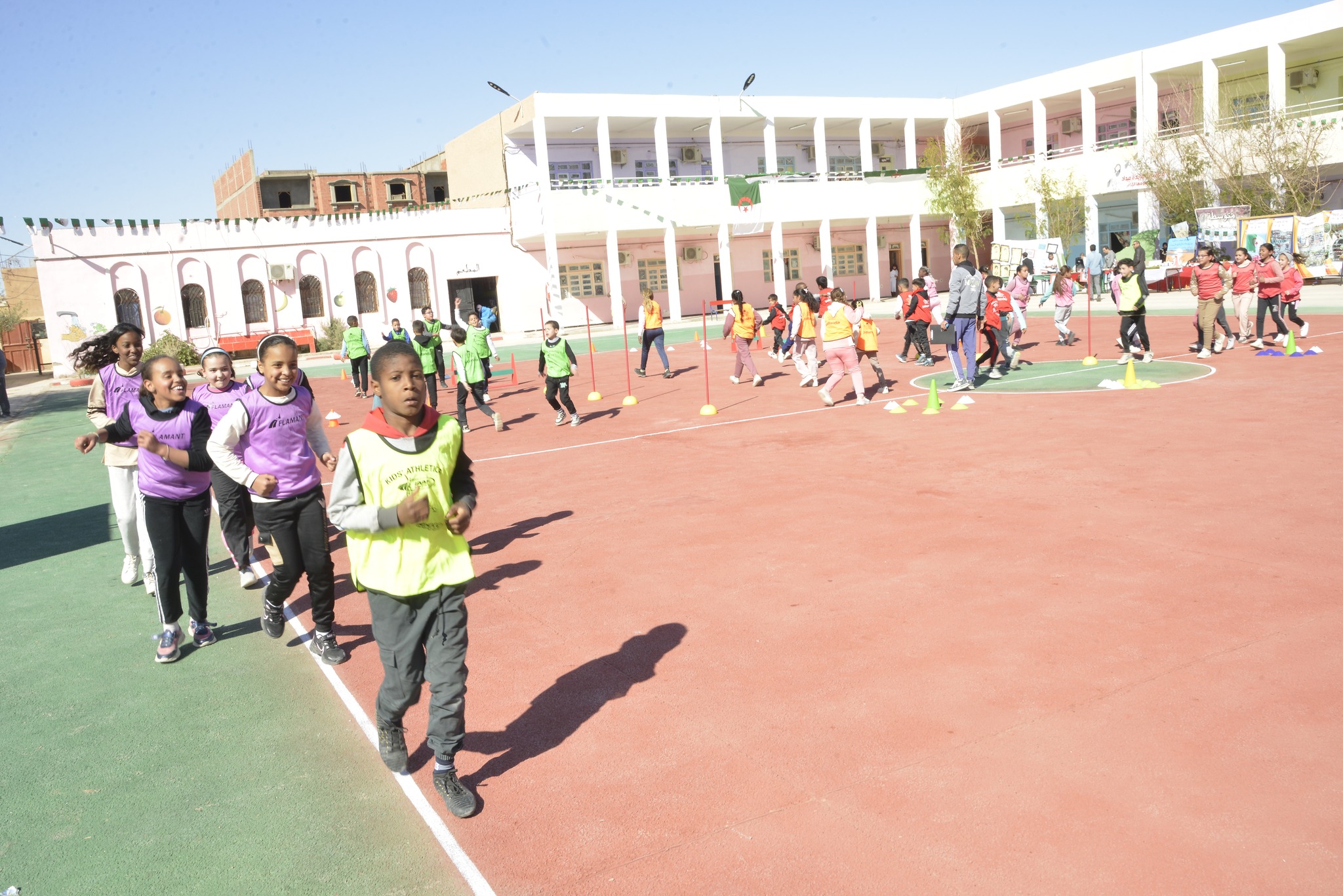 المناهج الدراسية في الجزائر... إصلاحات جديدة وسط جدل قديم